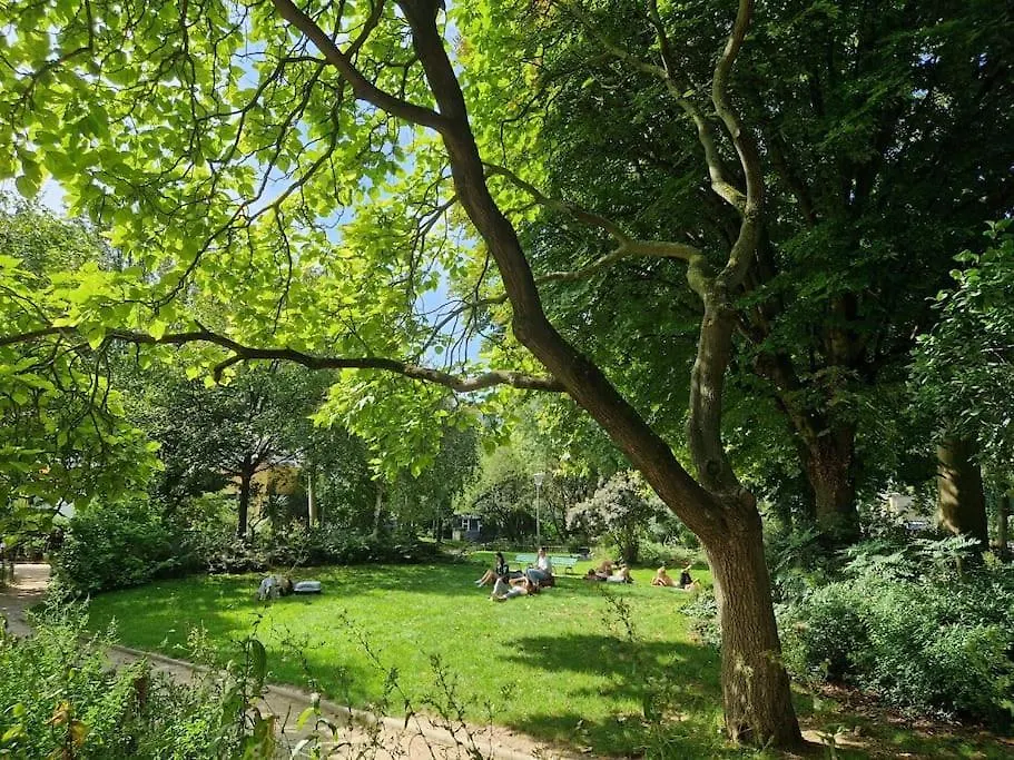 Cosy 1br With Outside Space Neighboring Le Marais *